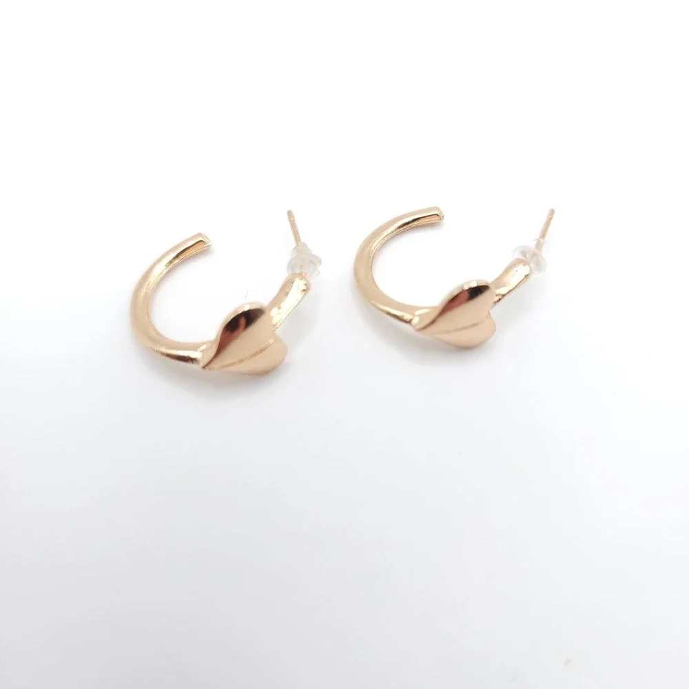 Gold Tone Heart‎ Hoop Earrings Polished Post Back 3/4in